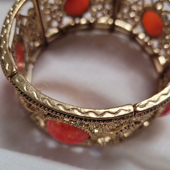 Vintage Gold Tone Filigree Panel Bracelet w Orange Acrylic Cabochons - Picture 5 of 7